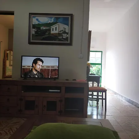 Casa Omaira بيت للعطل